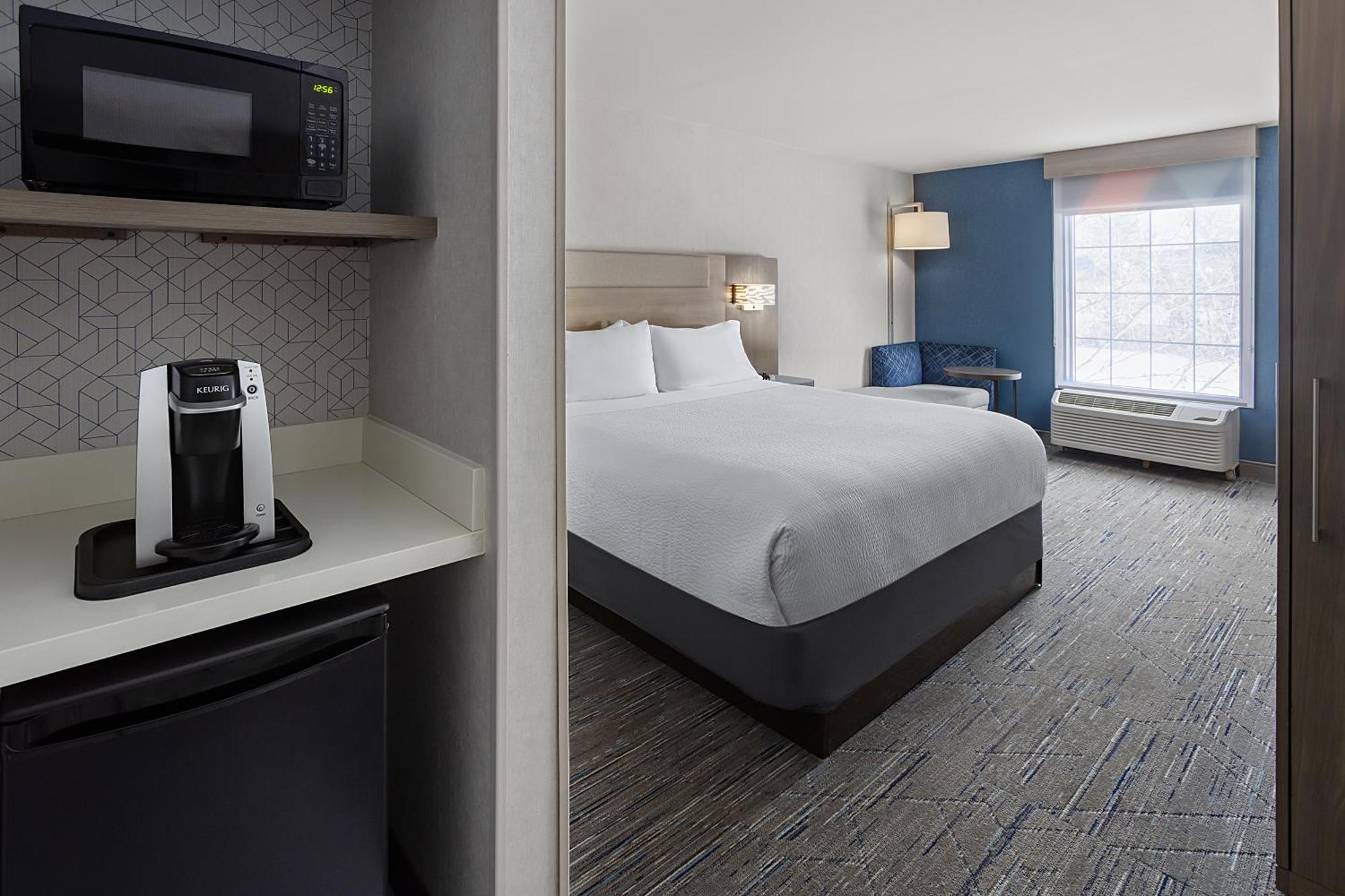 Express & By Ihg Brattleboro