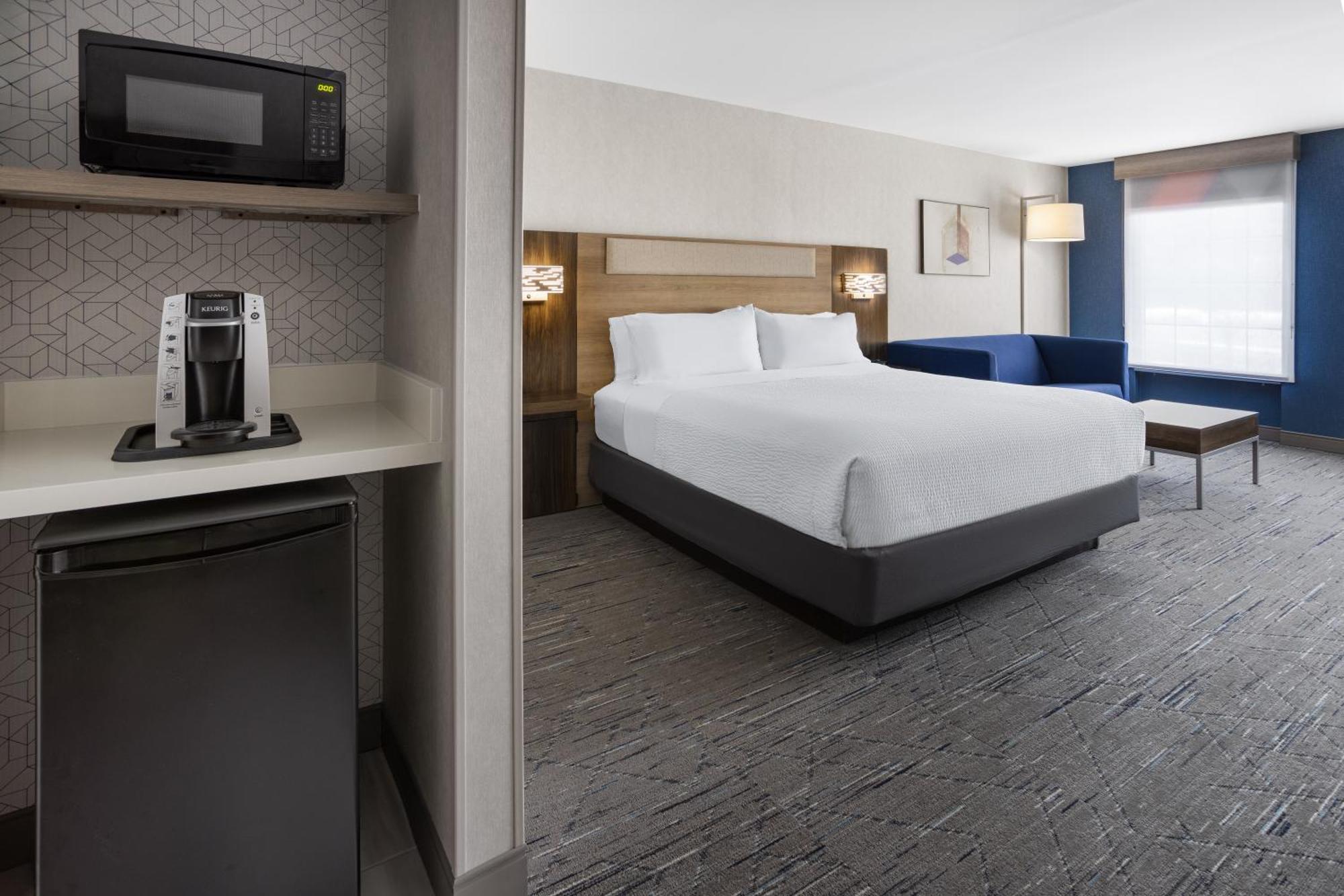 Express & By Ihg 2* Brattleboro