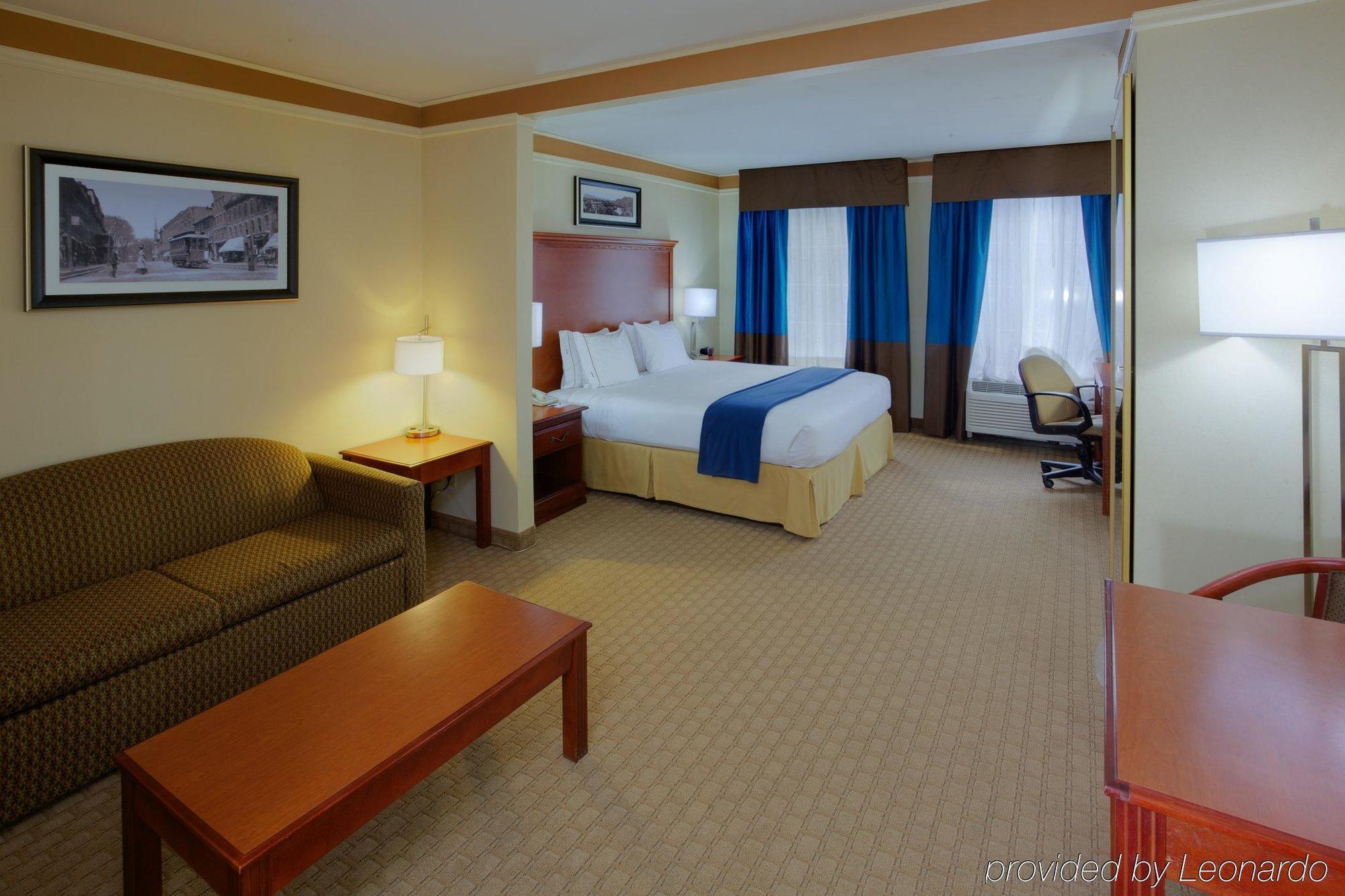 Hotel Express & By Ihg