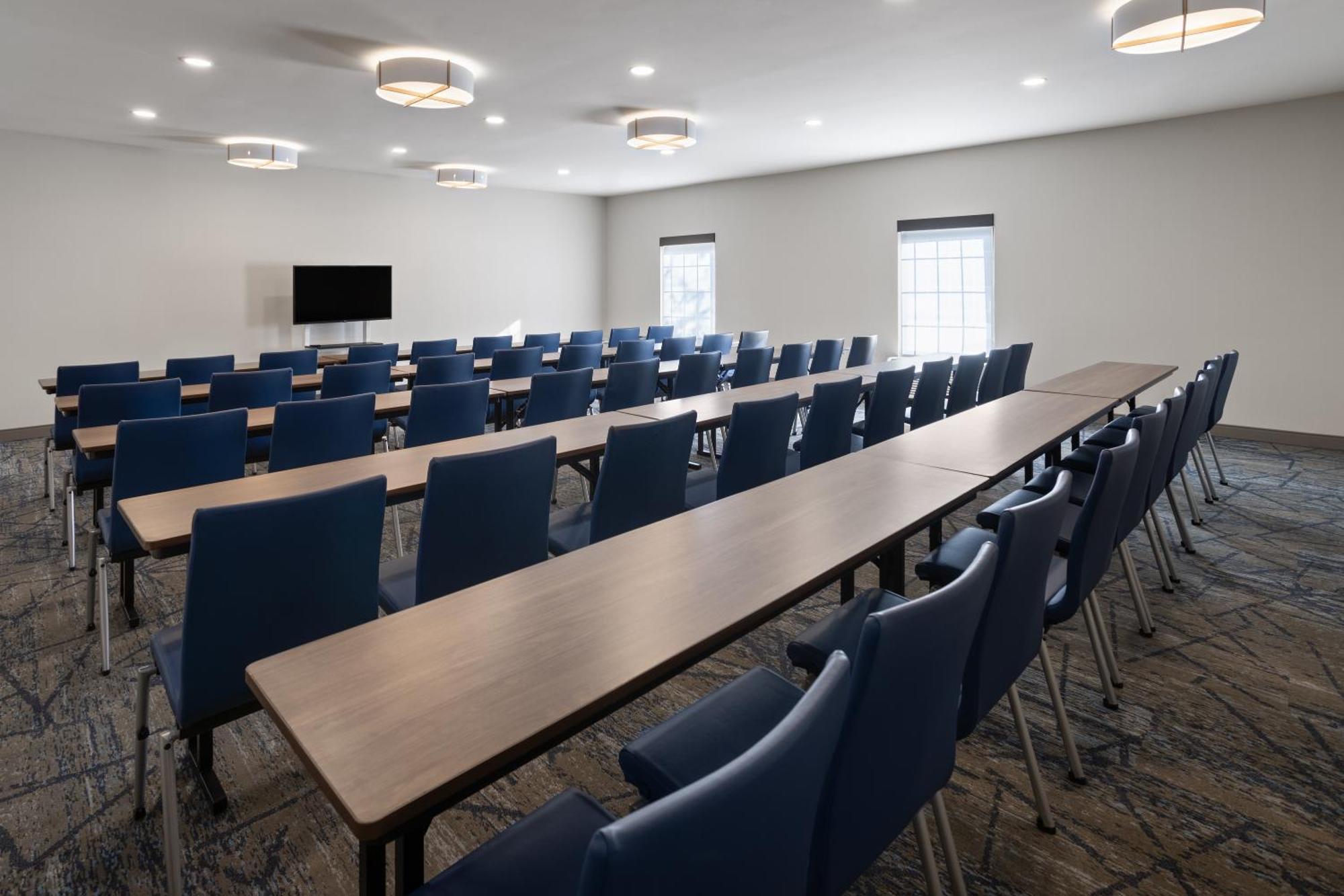 Express & By Ihg 2* Brattleboro