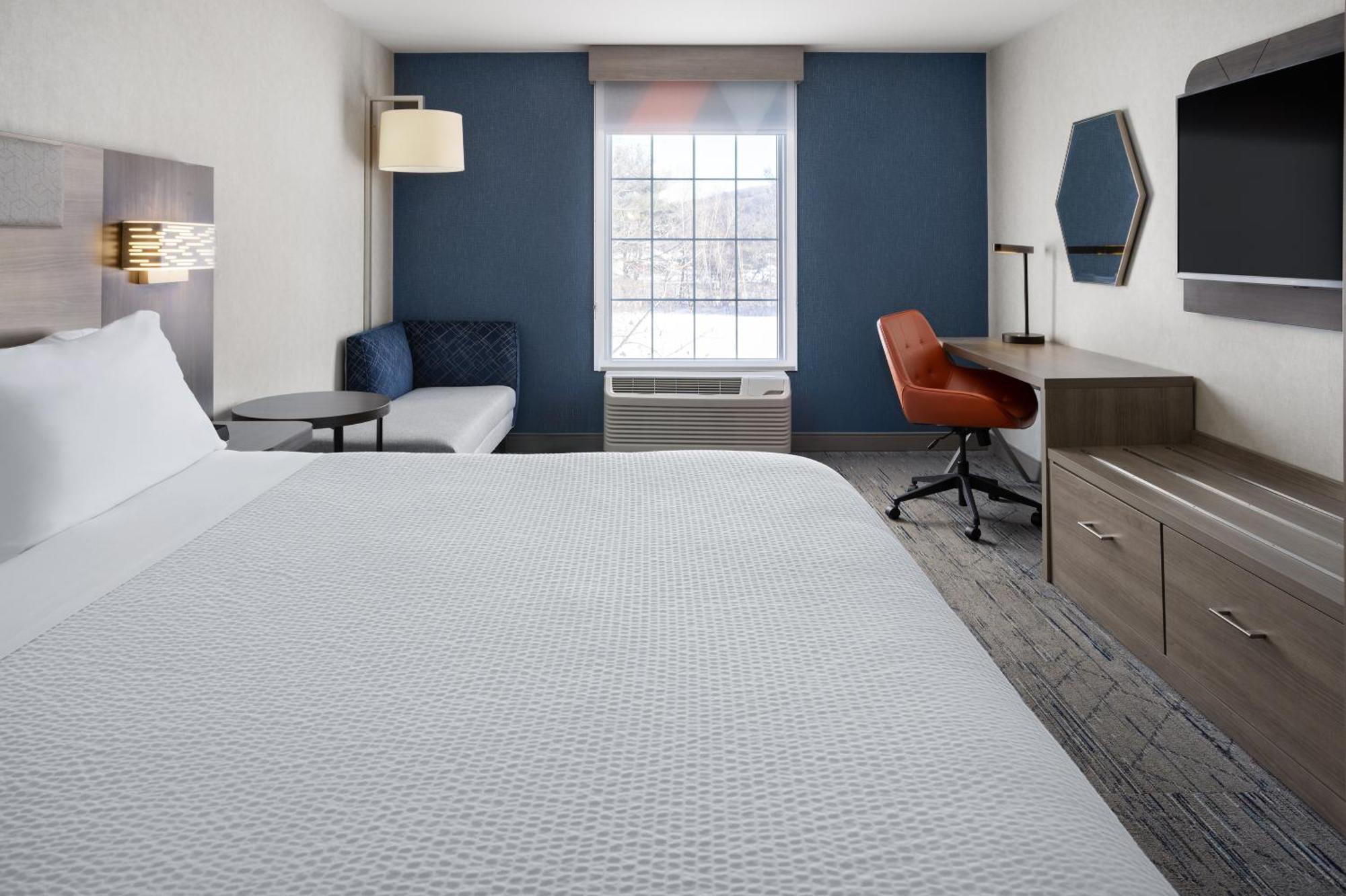 Express & By Ihg 2*