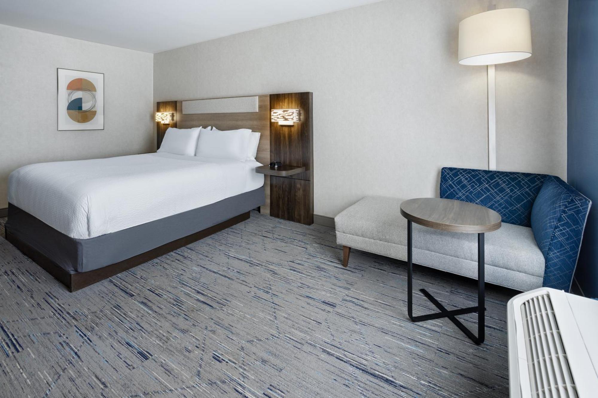 Express & By Ihg Hotel 2*