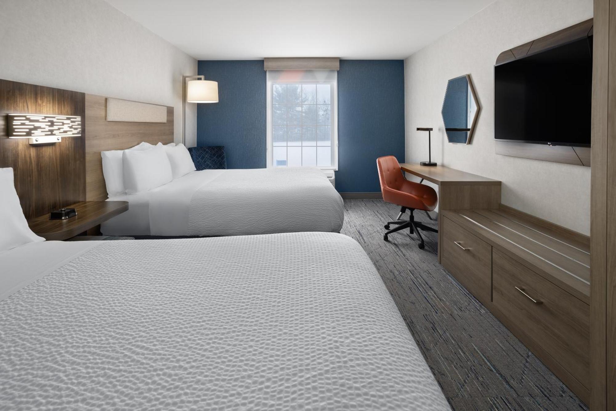 Express & By Ihg 2*
