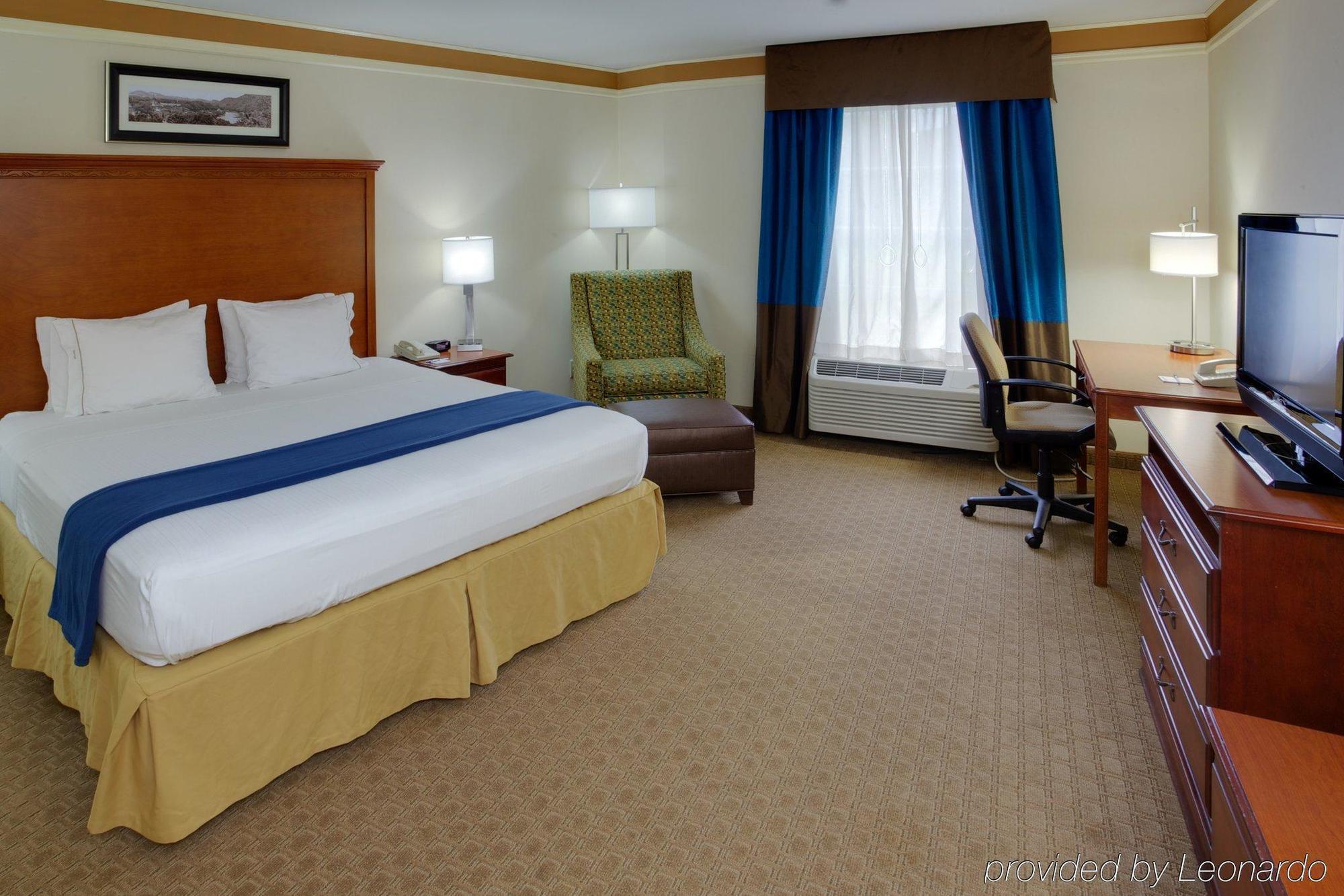 Hotel Express & By Ihg 2*