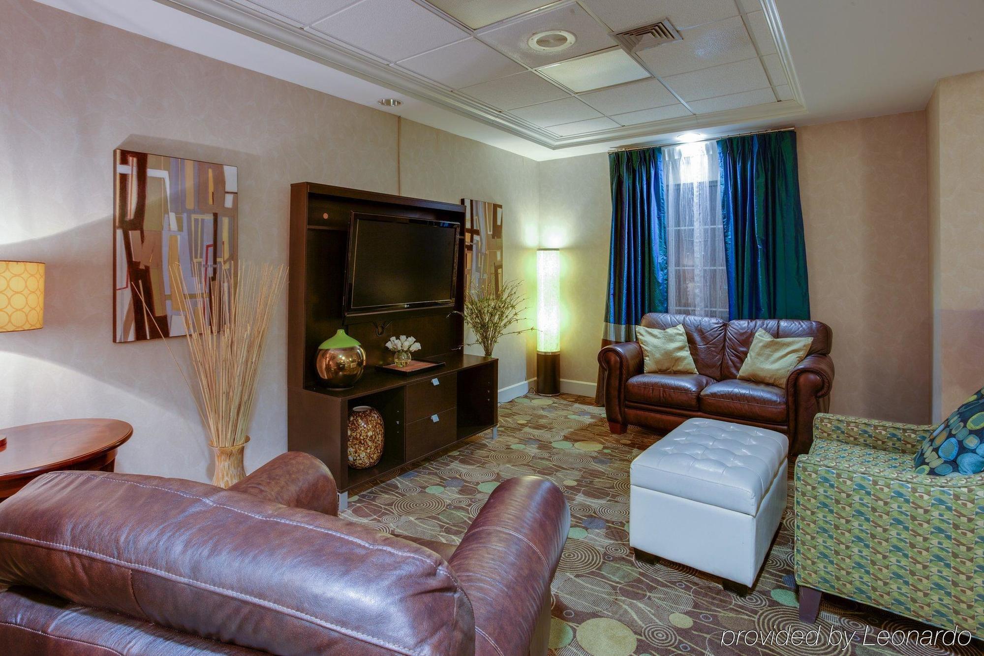 Hotel Express & By Ihg